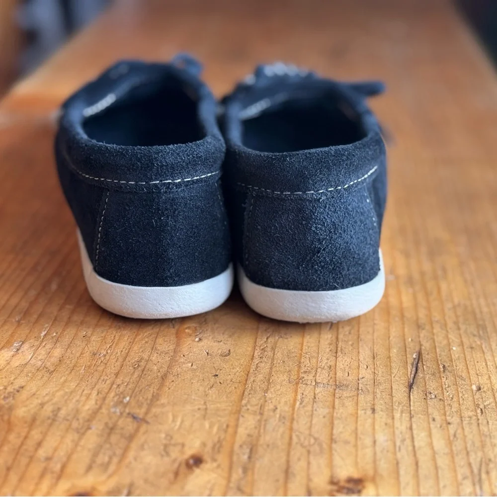Minnetonka Black Fringe Moccasins - Picture 10 of 10